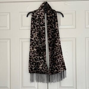 Elegant Leopard Print Scarf with Fringe